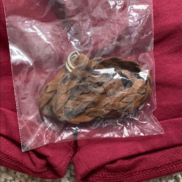 NWOT H&M burgundy shorts 12-18m w brown belt - Picture 3 of 4